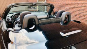 Der Mazda MX5 offen vor dem auswandern