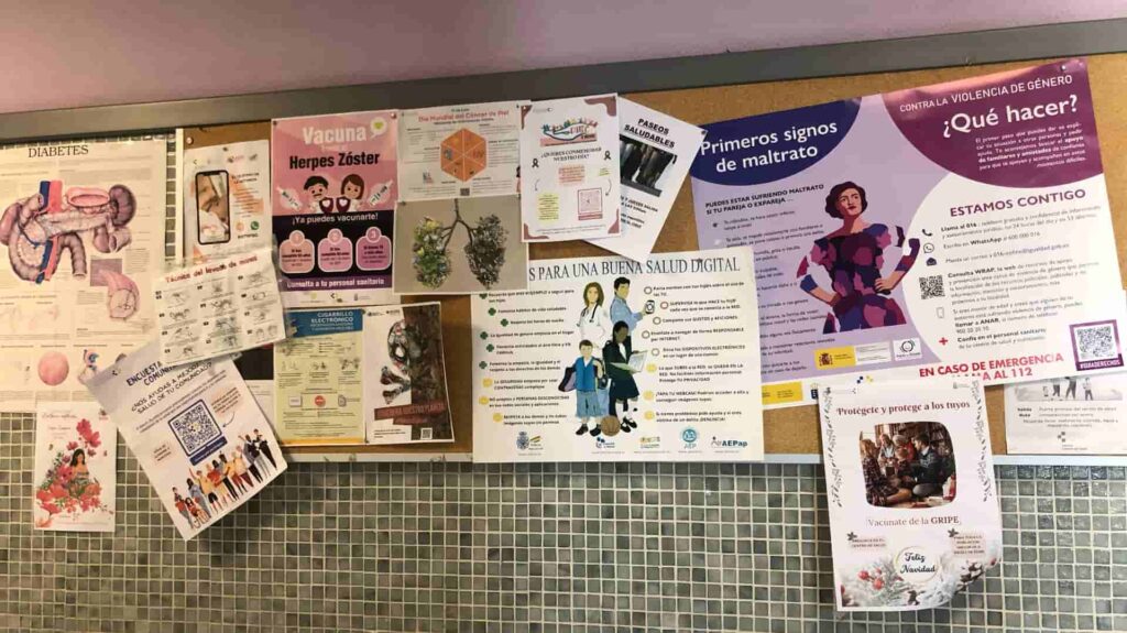 Immer gut informiert - Aushänge im Centro Salud